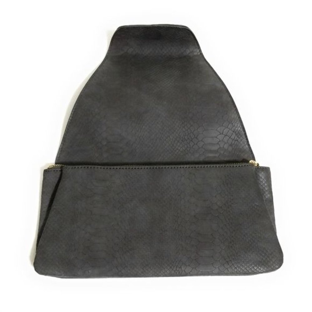 URBAN EXPRESSIONS Gray Envelope Crossbody Clutch - Picture 9 of 12